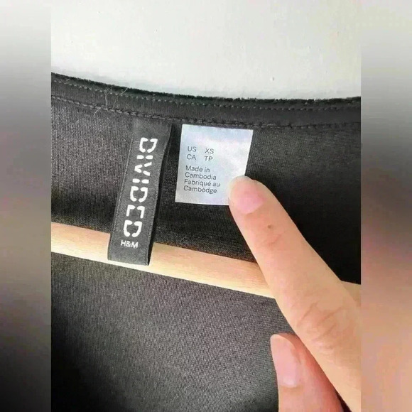 H&M Black Velvet Whimsigoth V-Neck Long SleevDress Witchy Vampy Romantic Goth XS - Picture 2 of 8